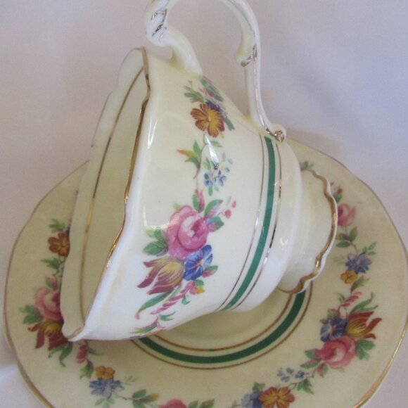 Paragon Tea Cup and Saucer Soft Sweet Floral on Cream, Gold Gilt Trim Fancy H224 - Picture 4 of 8